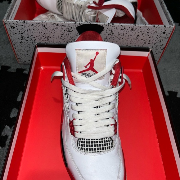 Jordan 4 fire red - Picture 3 of 6